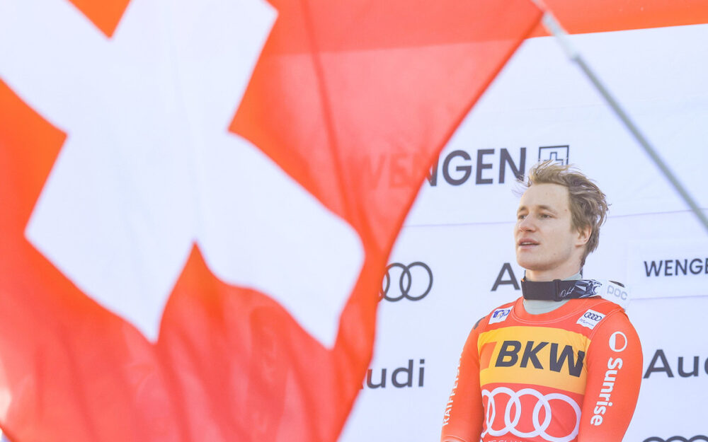 Es ist geschafft: Marco Odermatt gewinnt in Wengen seine erste Weltcup-Abfahrt. – Foto: GEPA pictures