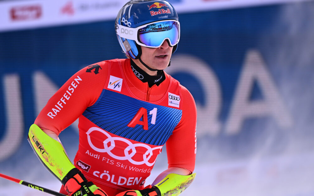 Der Rücken – Marco Odermatt muss eine Pause einlegen Marco Odermatt muss eine Trainingspause einlegen. – Foto: GEPA pictures