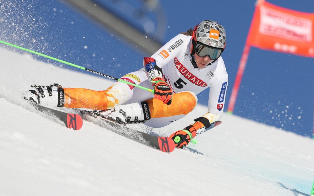 Den Pistenverhältnissen zum Trotz: Petra Vlhova fährt in Are zum Sieg. – Foto: GEPA pictures