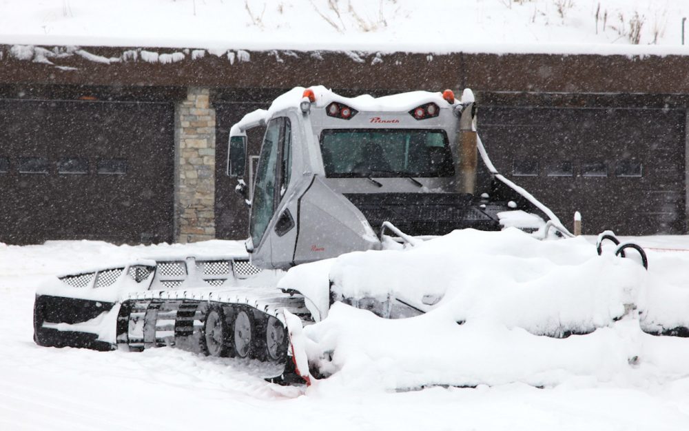 Zu viel Schnee – kein Rennen in Zinal am 8. Dezember 2021. – Symbolbild: GEPA pictures