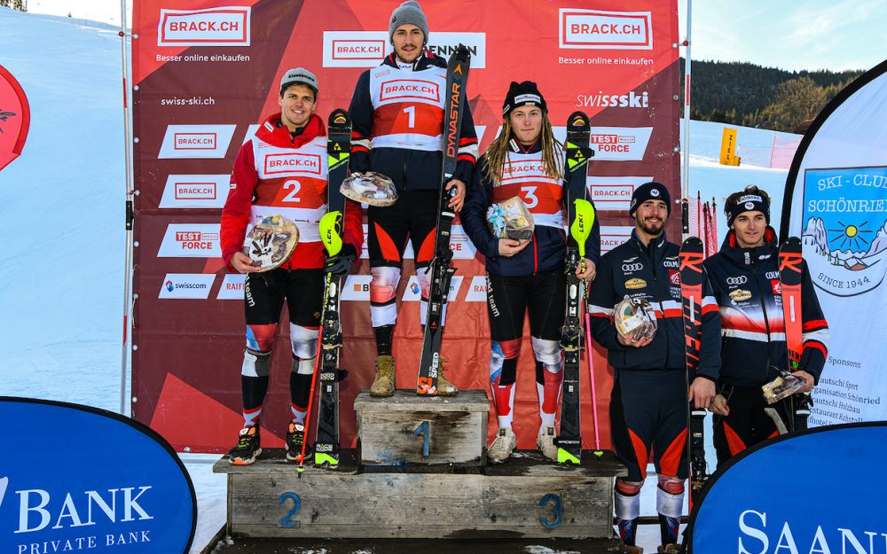 Noel von Grünigen, Theo Letitre, Fadri Janutin, Simon Piolaine und Augustin Bianchini (v.l.) bei der Siegerehrung. – Foto: rk-photography.ch