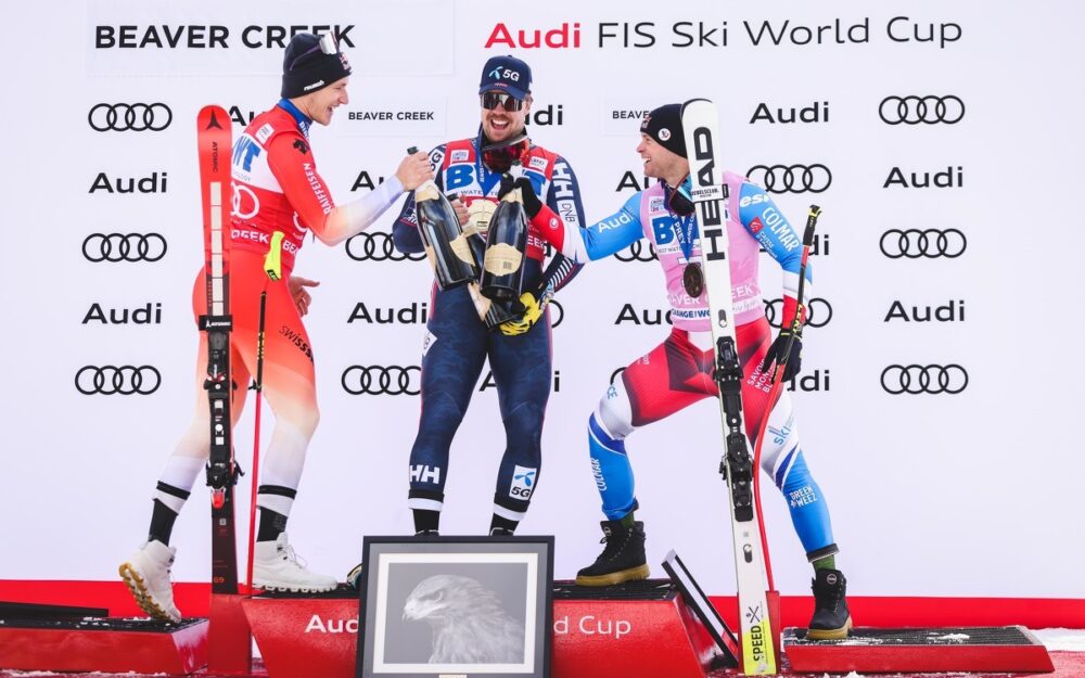 Ein Prost auf eine spannende Saison (v.l.): Marco Odermatt, Aleksander Aamodt Kilde und Alexis Pinturault. – Foto: GEPA pictures