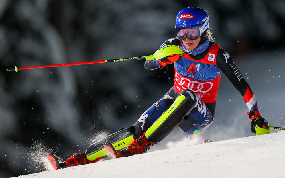 Mikaela Shiffrin gewinnt den Weltcup-Slalom in Flachau. – Foto: GEPA pictures