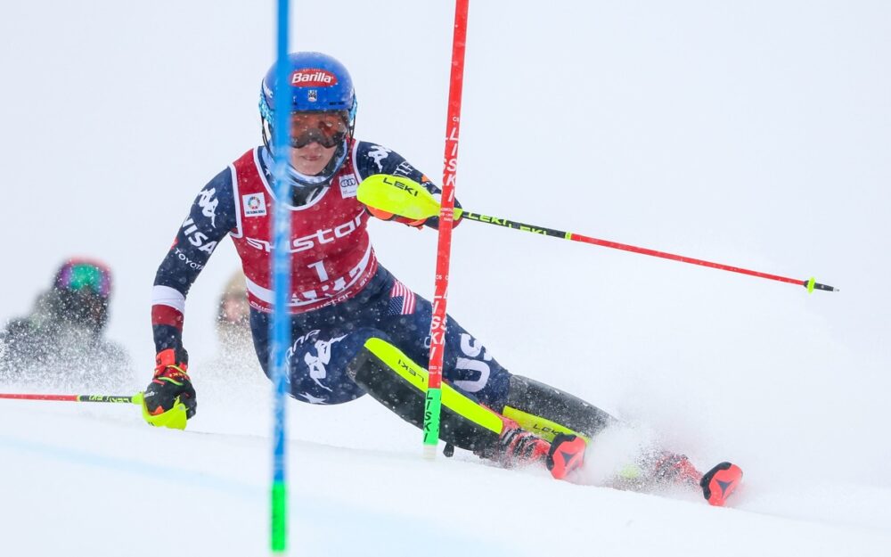 Mikaela Shiffrin greift nach dem 101. Weltcup-Sieg Mikaela Shiffrin liegt nach dem 1. Lauf des Slaloms von Are in Führung. – Foto: GEPA pictures