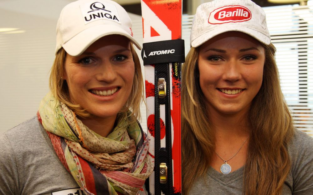 Atomic-Media-Day 2012: Marlies Schild (links) und Mikaela Shiffrin. – Foto: GEPA pictures