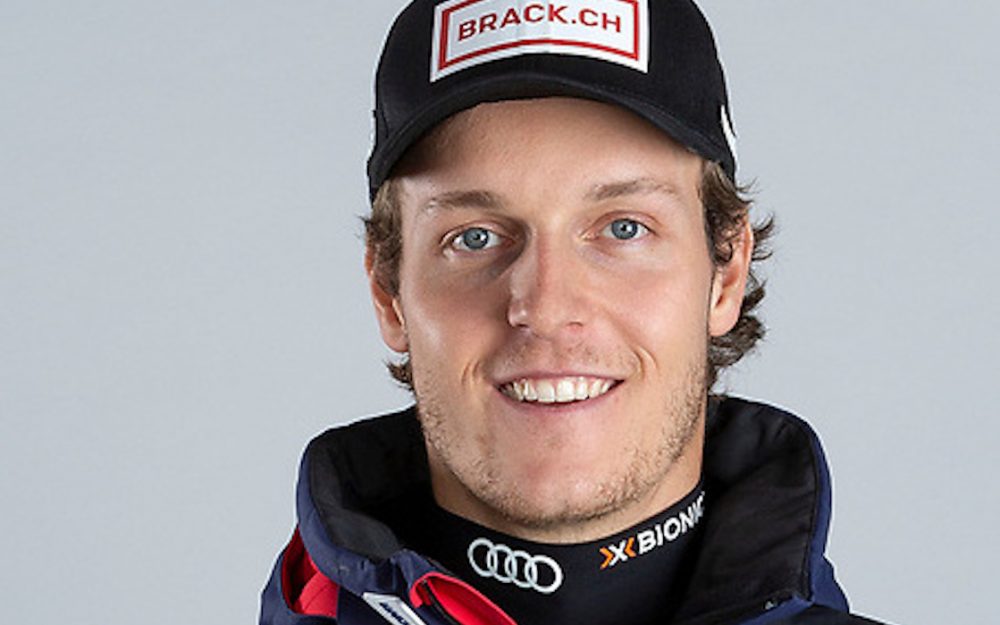 Sandro Simonet liegt nach dem 1. Lauf des EC-Slaloms von Levi auf Platz 3. – Foto: zvg / Swiss Ski