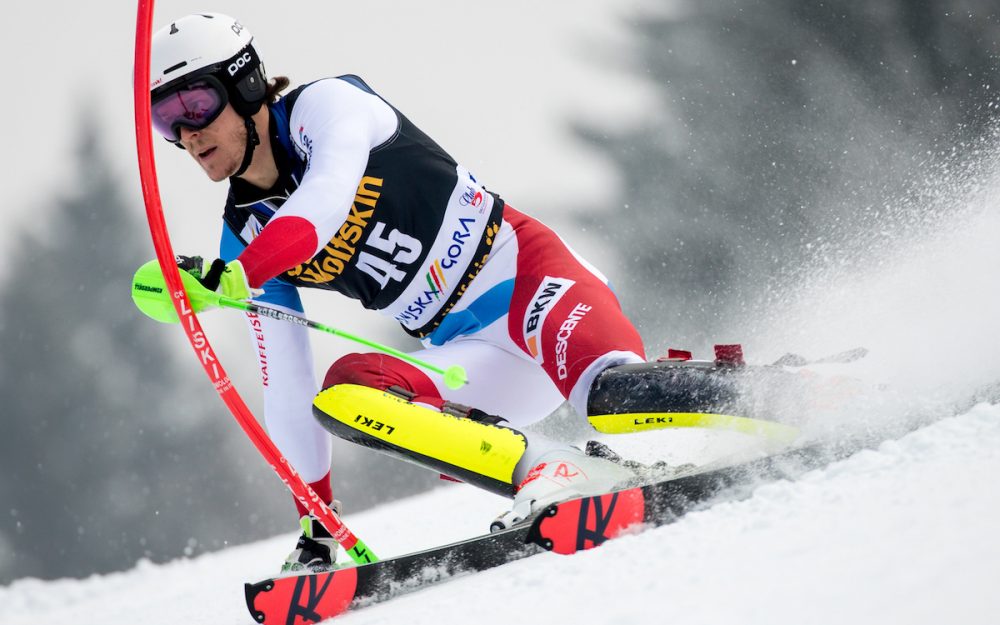 Sandro Simonet – hier beim Rennen von Kranjska Gora – gewinnt in Levi den EC-Slalom. – Foto: GEPA pictures