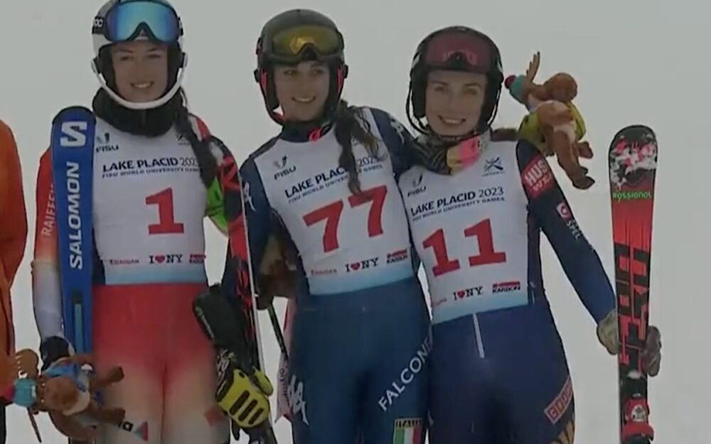 Valentine Macheret (links), Carlotta Maria Marcora (Mitte) und Sara Rask holten die Top-3-Plätze im Universiade-Slalom. – Foto: screenshot