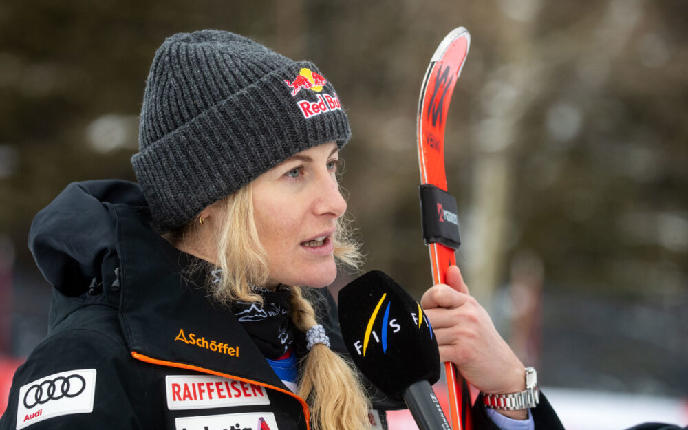 Skicross: Fanny Smith am Daumen operiert Fanny Smith. – Foto: GEPA pictures