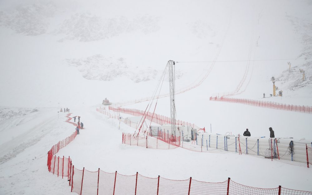 Der Weltcup-Auftakt wackelt Das Gebiet im Zielraum präsentierte sich am 24. Oktober frisch eingeschneit. – Foto: GEPA pictures