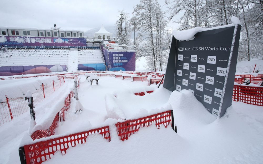Auch am Sonntag kein Rennen in Sotschi Viel Schnee aber keine Rennen: Sotschi war für den Weltcup-Tross keine Reise wert. – Foto. GEPA pictures
