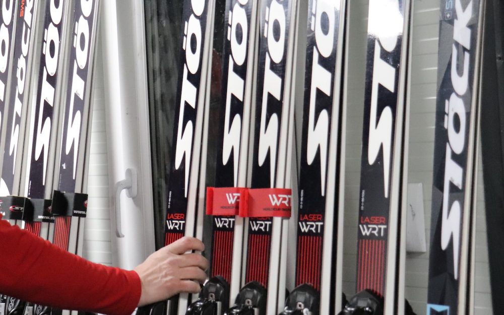 Skihersteller Stöckli mit 140’000 Franken gebüsst Die WEKO hat genau hingeschaut und hat nun die Sanktionen gegen Stöckli ausgesprochen. – Foto: peg