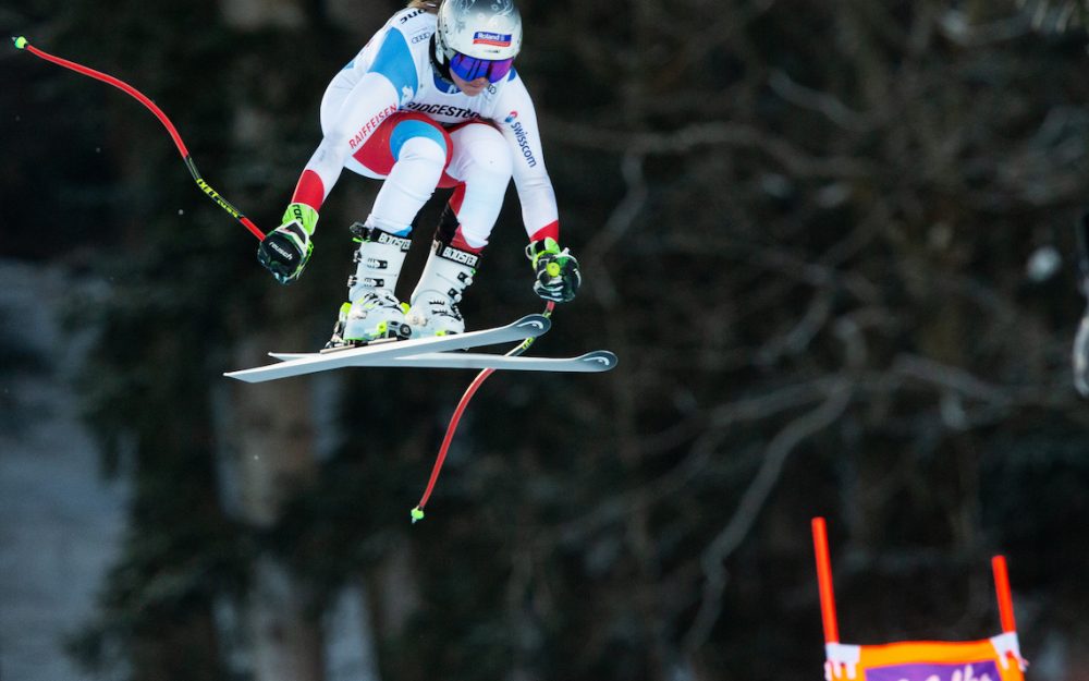 Corinne Suter in beiden Garmisch-Trainings vorne dabei.  – Foto: GEPA pictures