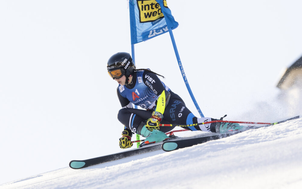 Schmerzhafter Jahresabschluss für Noa Szollos Noa Szollos auf der Schlossberg-Piste von Lienz. – Foto: GEPA pictures
