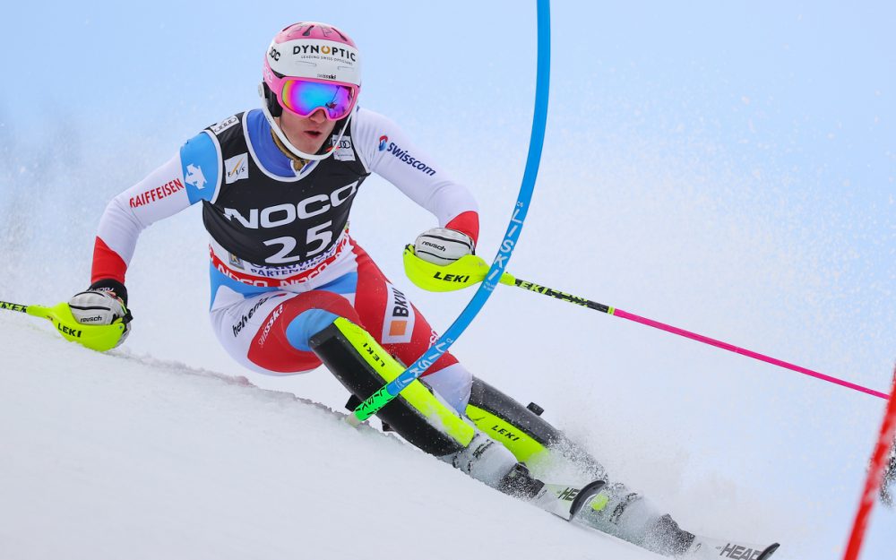 Tanguy Nef liegt nach dem 1. Lauf des Weltcup-Slaloms von Garmisch-Partenkirchen in Führung. – Foto: GEPA pictures