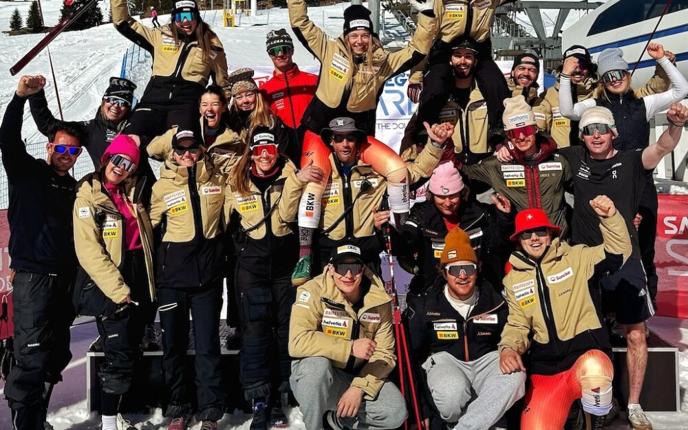 Schweizer Delegation im Freudentaumel. – Foto: Swiss Ski