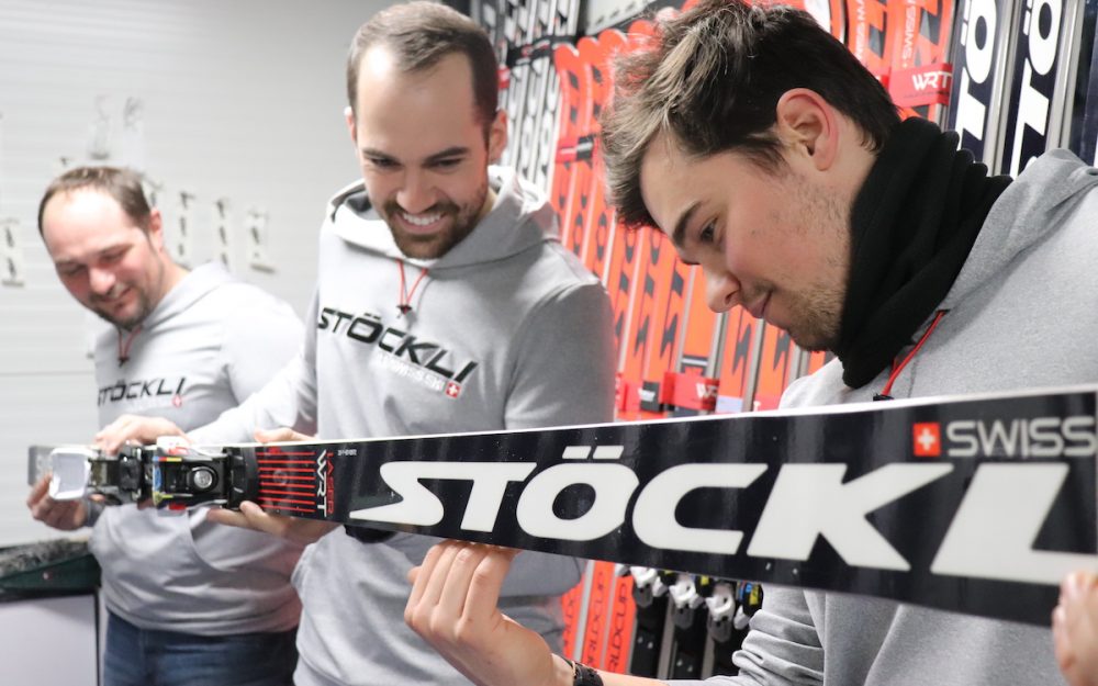 Silvan Aemmer (Mitte) und Marco Gämperle (rechts) verlassen das Stöckli-Testteam. – Foto: peg