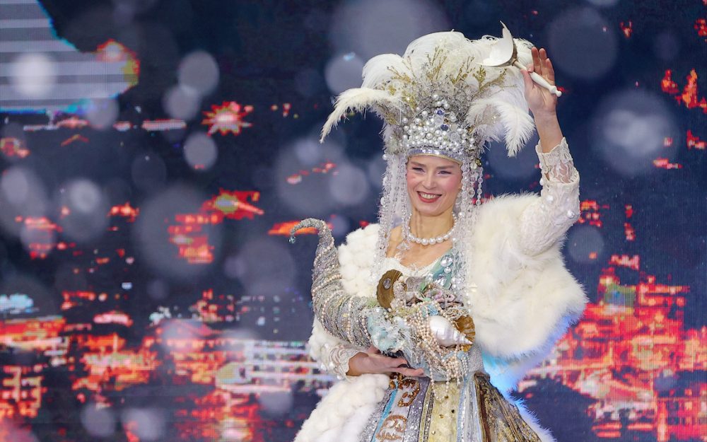 Die Ski-WM von Cortina können beginnen Tina Maze trat an der kleinen Feier in einem besonderen Kleid auf. – Foto: GEPA pictures