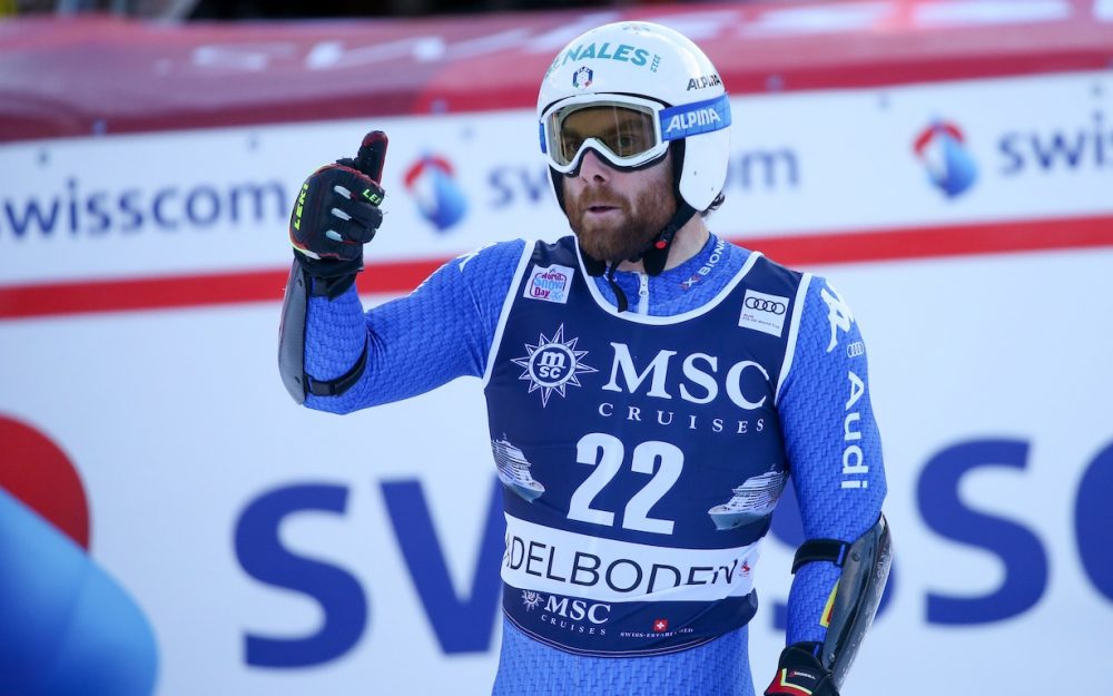 Daumen Hoch: Vaterfreden auch bei Riccardo Tonetti. – Foto: GEPA pictures