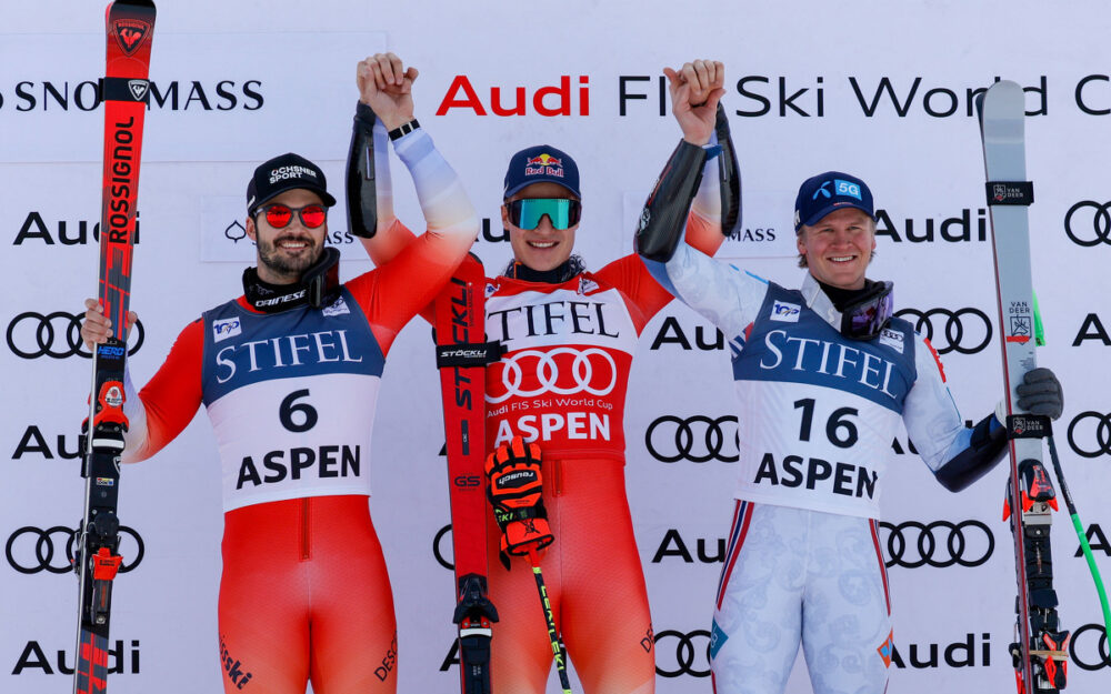 Marco Odermatts Siegesserie geht weiter Loic Meillard, Marco Odermatt und Timon Haugan (v.l.). – Foto: GEPA pictures