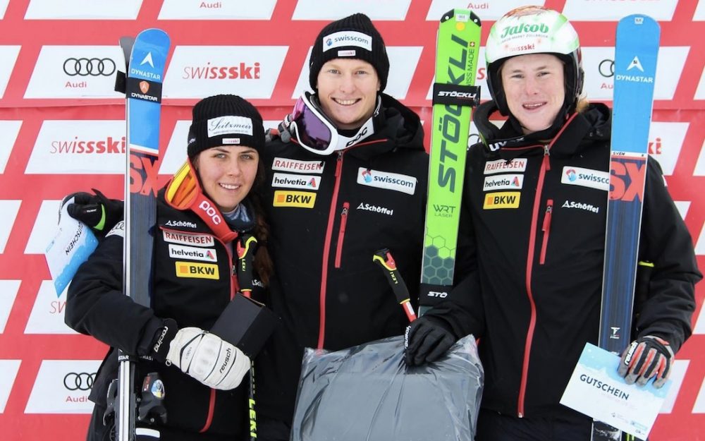 Skicross: Eine Premiere und viel Pech für Luca Lubasch Natalie Schaer, Luca Lubasch und Sven Liechti. – Foto: Swiss Ski