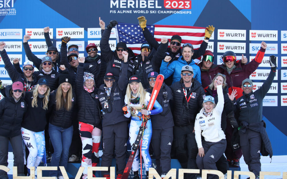 Natürlich ist Mikaela Shiffrin (Bildmitte) auch im Winter 2023/24 die eigentliche Leaderin des US-Teams. – Foto: GEPA pictures