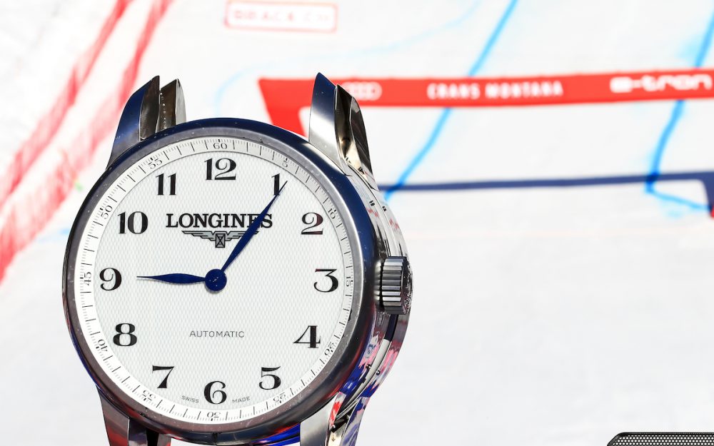 Im Zentrum des Interesses bei der Abfahrt von Crans Montana: die Uhr. – Foto: GEPA pictures