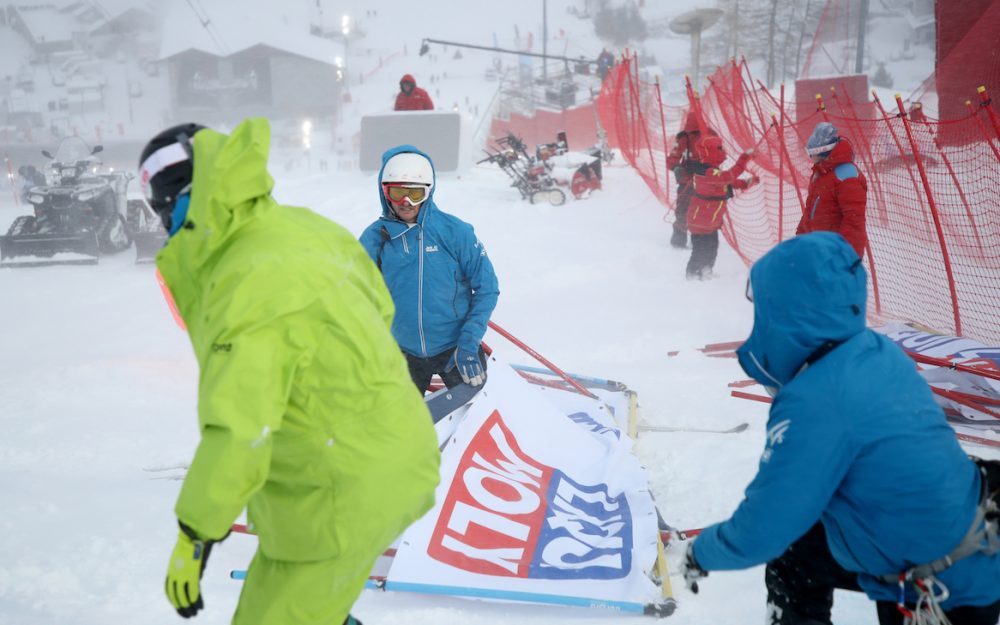 Zusammenpacken – das Rennen in Val d'Isère ist abgesagt. – Foto: GEPA pictures