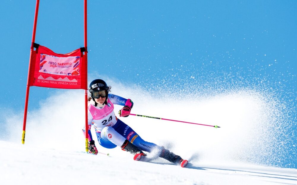 Für Italien treten am Wochenende in Sölden neun Frauen und sechs Männer an Giulia Valleriani bestreitet am Samstag in Sölden ihr zweites Weltcup-Rennen. – Foto: GEPA pictures