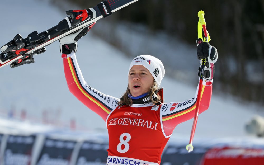 Der letzte Jubel: Viktoria Rebensburg nach ihrem Abfahrtssieg in Garmisch vom 8. Februar 2020. – Foto: GEPA pictures