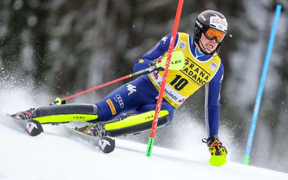 Alex Vinatzer fährt im ersten Slalom-Lauf der WM-Saison Bestzeit. – Foto: GEPA pictures