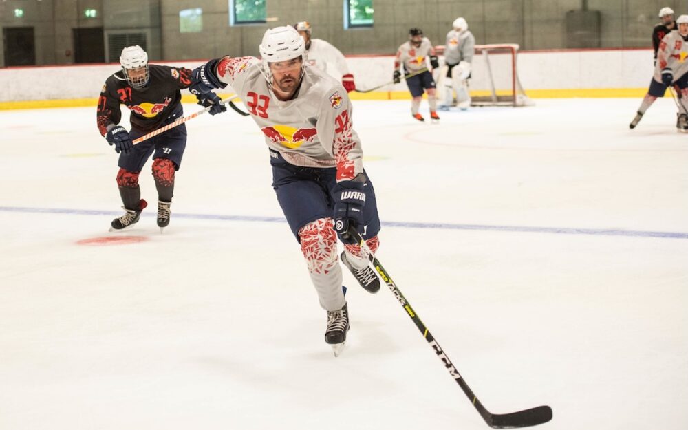 Vincent Kriechmayr jagte am Mittwoch (23. Juli) dem Puck hinterher – und schon bald seiner ersten Olympia-Medaille. – Foto: GEPA pictures