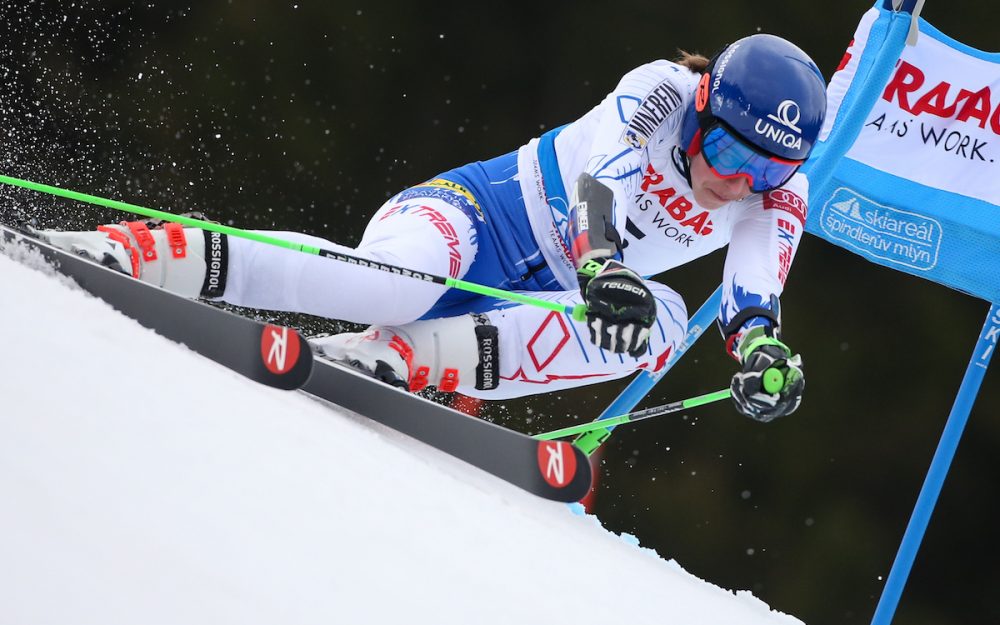 Weltmeisterin Petra Vlhova liegt klar voraus Petra Vlhova liegt nach dem 1. Lauf des Riesenslaloms von Spindlermühle in Front. – Foto: GEPA pictures