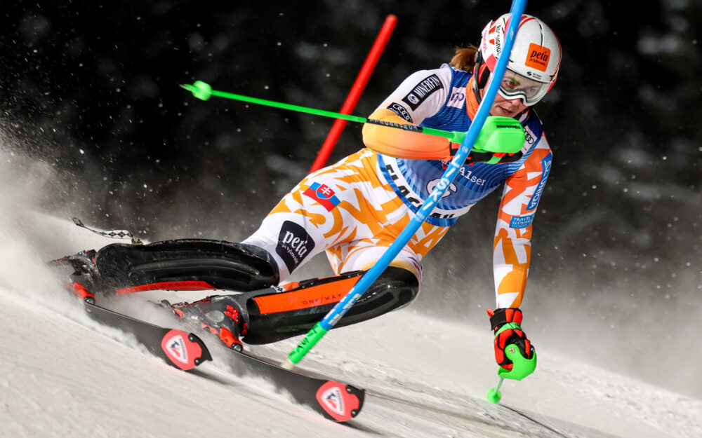 Wie gehabt – Petra Vlhova und Mikaela Shiffrin voraus Petra Vlhova fährt im 1. Lauf des Weltcup-Slaloms von Flachau die schnellste Zeit. – Foto: GEPA pictures