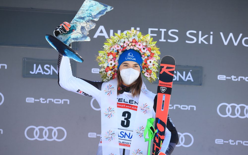 Petra Vlhova setzt sich im Heimrennen durch – Shiffrin sauer Petra Vlhova. – Foto: GEPA pictures