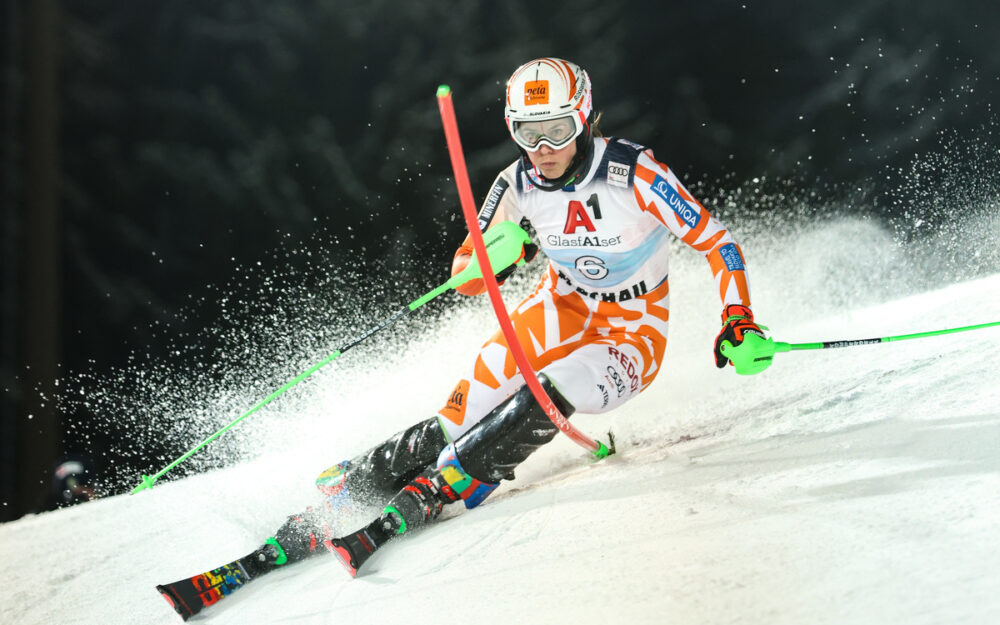 Petra Vlhova führt im Nacht-Slalom von Flachau