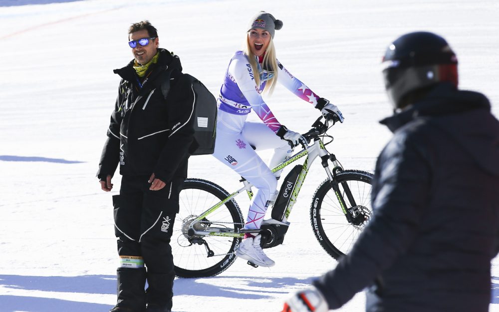 Lindsey Vonn war schon früher für den einen oder andern Spass, wie hier in Cortina im Januar 2018, zu haben. – Foto: GEPA pictures
