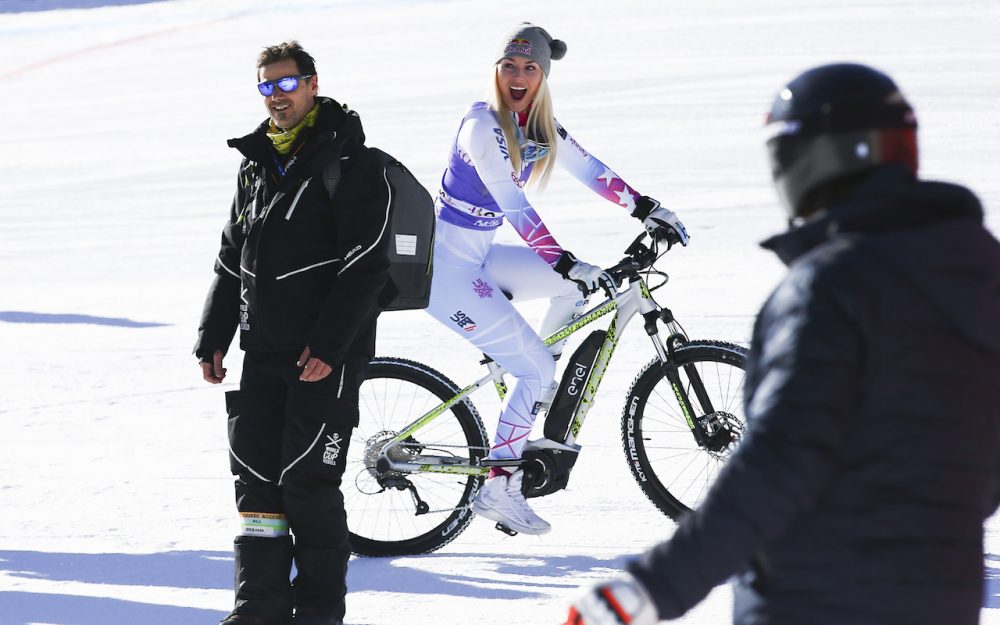 Lindsey Vonn ist „bereit zum Chillen“ Lindsey Vonn war schon früher für den einen oder andern Spass, wie hier in Cortina im Januar 2018, zu haben. – Foto: GEPA pictures