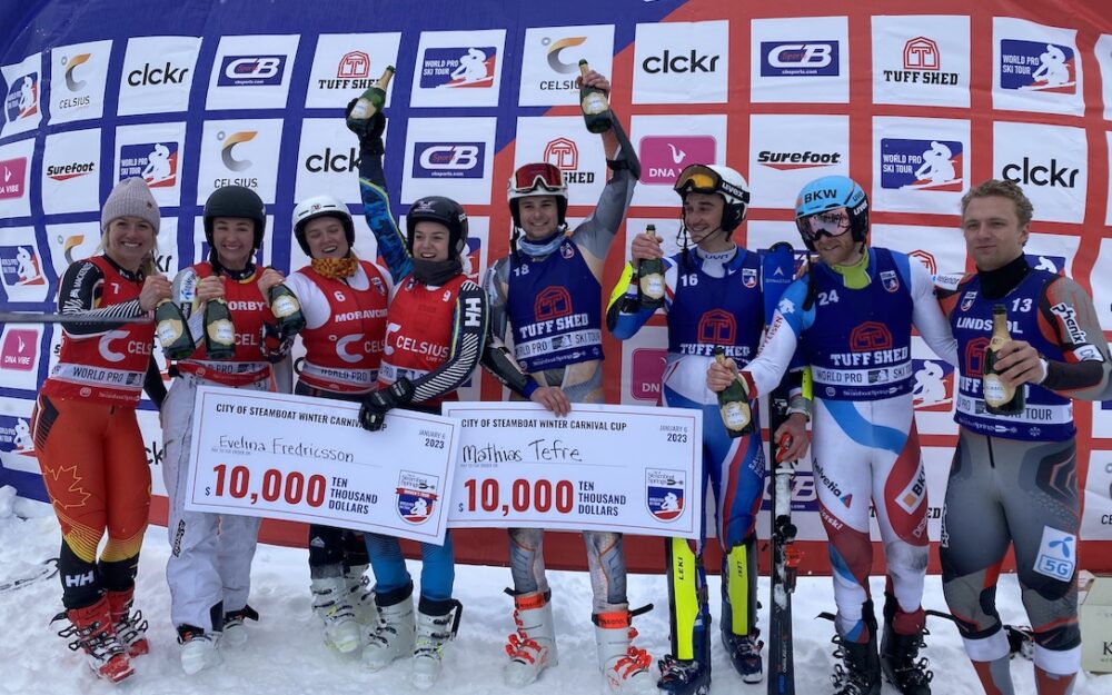 Reto Schmidiger mischt die World Pro Ski Tour auf Die Finalistinnen und Finalsiten – darunter Reto Schmidiger (Zweiter von rechts) – in Feierlaune. – Foto: WPST / zvg