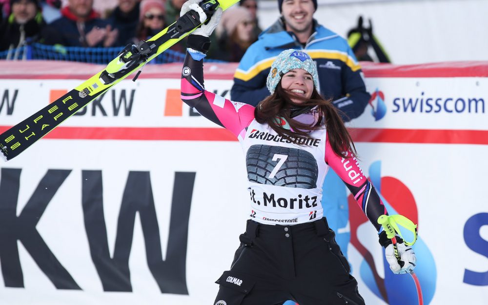 Erfolgreiches Wochenende für Tina Weirather. Nach dem Podestplatz beim Super-G von St. Moritz gab es auch in der Heimat Grund zum Feiern. – Foto: GEPA pictures