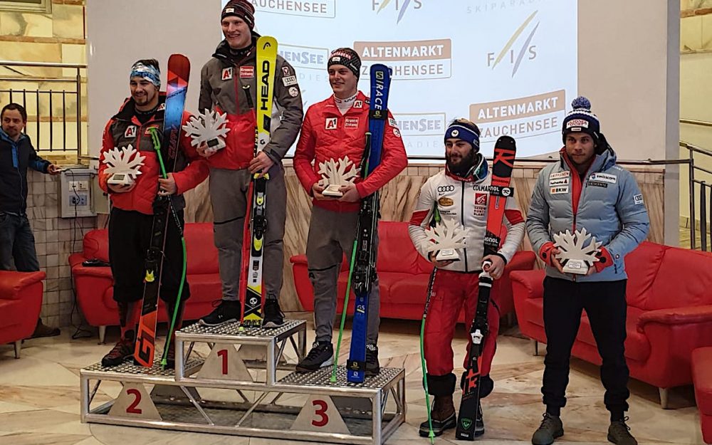 Stefan Babinsky gewinnt das Heimrennen von Zauchensee vor Daniel Hemetsberger und Christopher Neumayer. – Foto: zvg / Swiss Ski